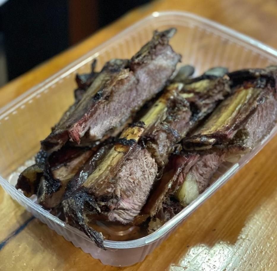 Costillar cocinado al asador