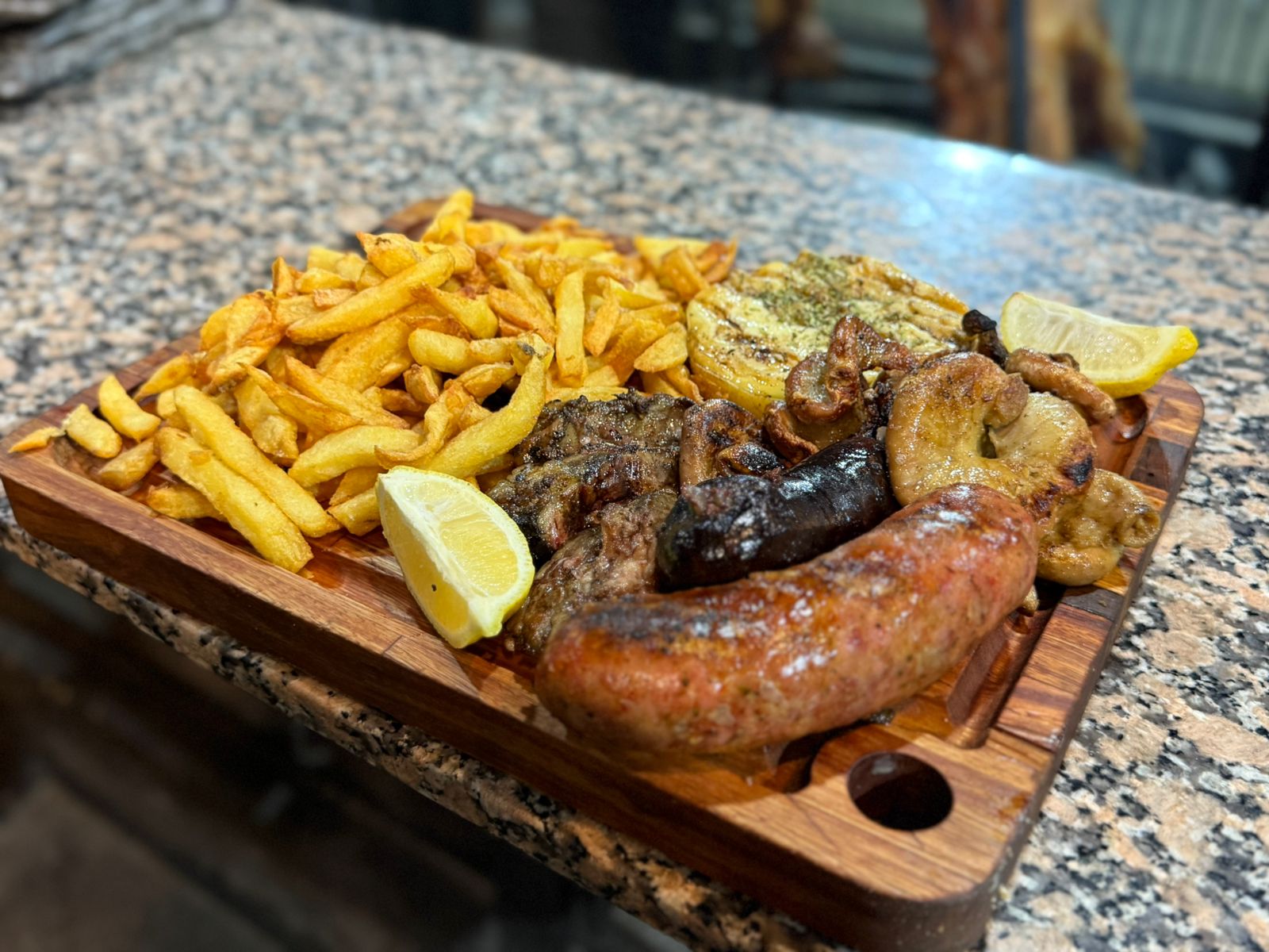 Parrilla a la vista - Fuego y tradición en La Nueva Adelina